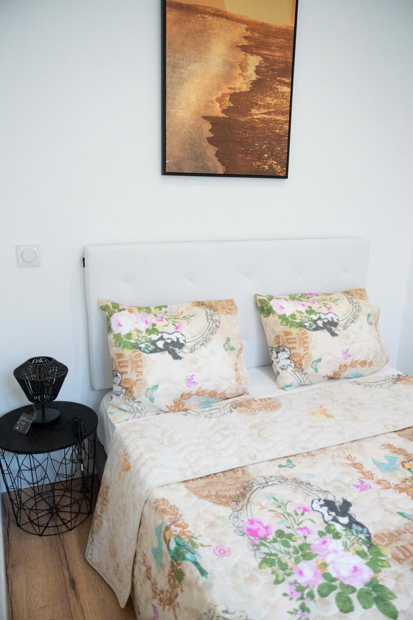Fougères Yellow Home מראה חיצוני תמונה